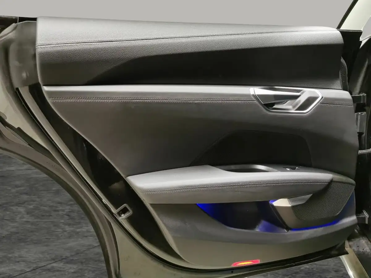 2021-audi-e-tron-gt-e-big-27