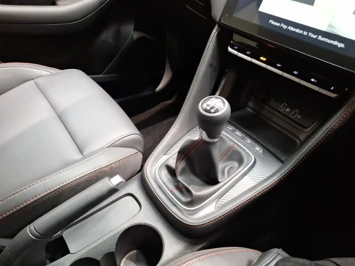 2023-mg-zs-suv-15-vti-tech-exclusive-big-14