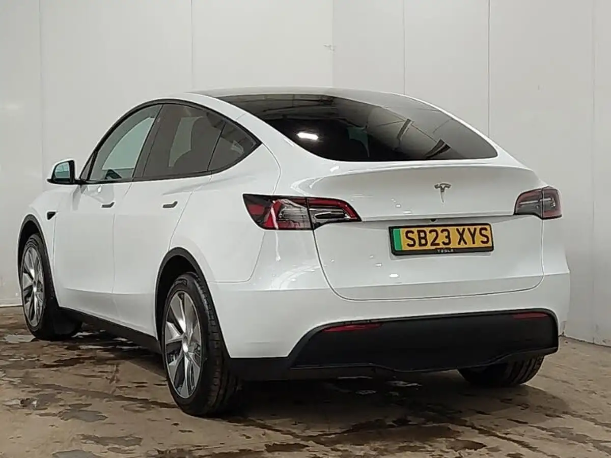 2023-tesla-model-y-e-rwd-big-1