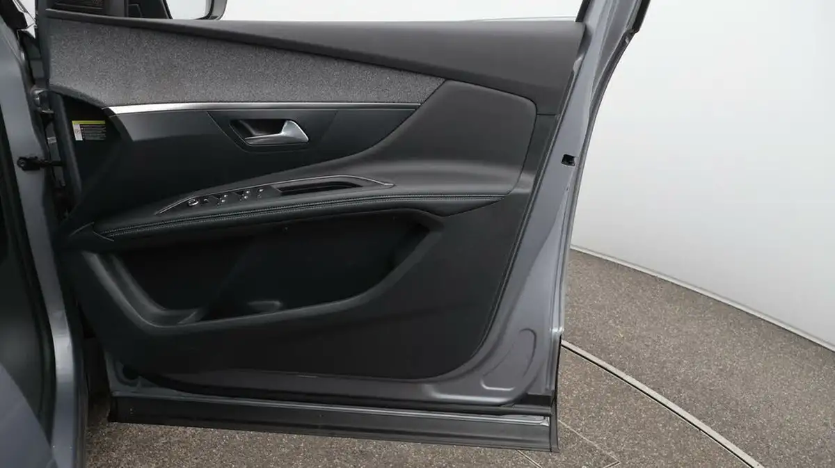 2023-peugeot-3008-suv-12-puretech-allure-premium-eat8-big-15