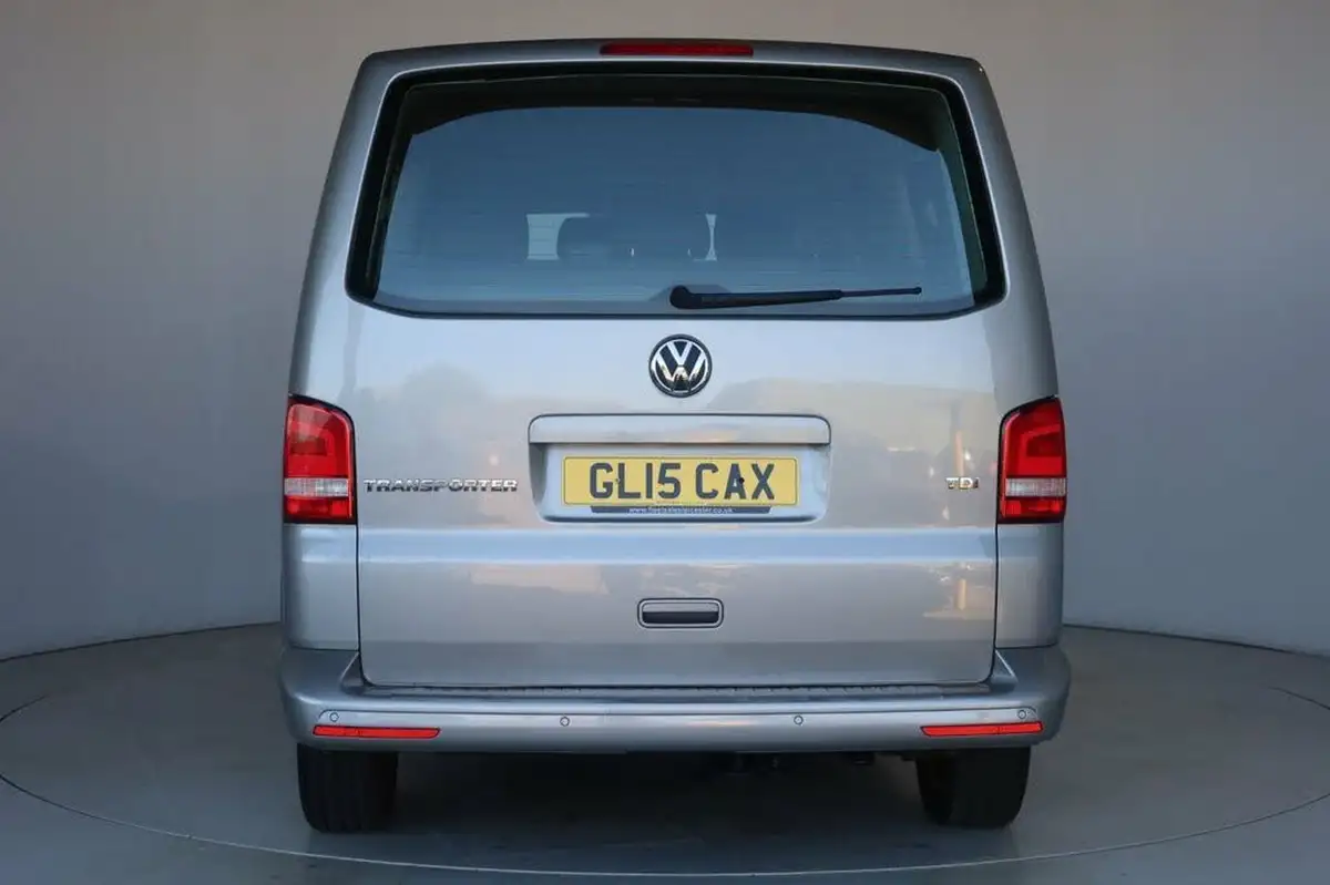 2015-volkswagen-transporter-shuttle-20td-t30-se-140ps-lwb-dsg-big-5