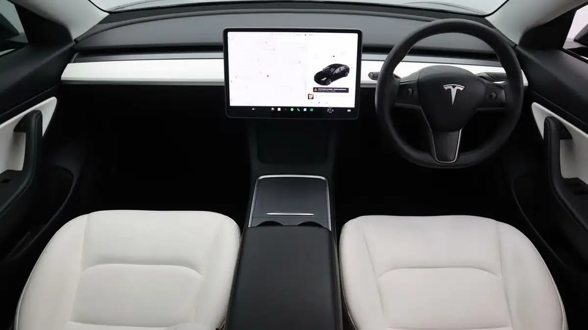 2020-tesla-model-3-e-long-range-big-13