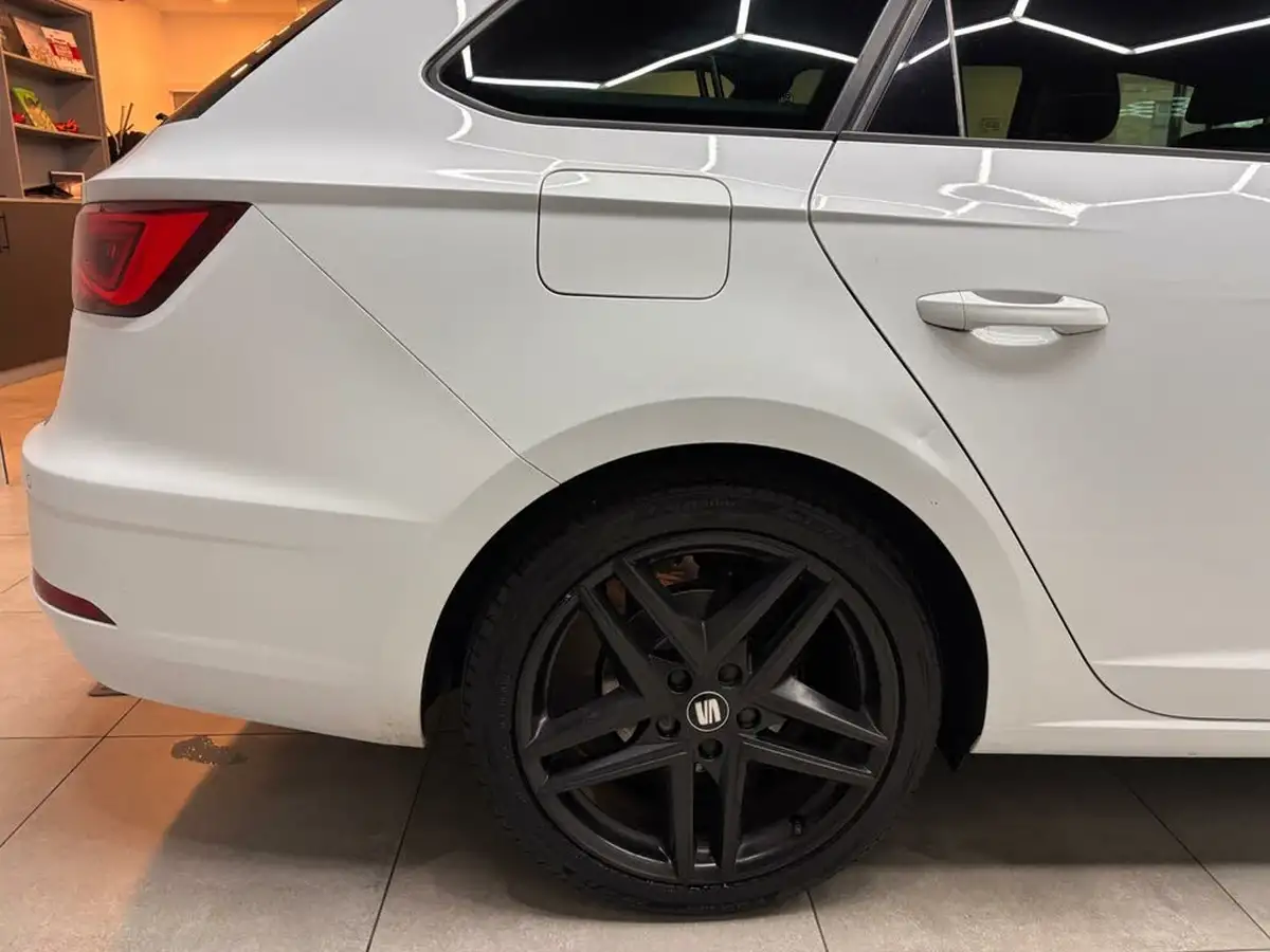 2020-seat-leon-20tdi-fr-black-edition-estate-dsg-big-29