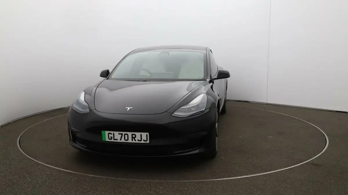2020-tesla-model-3-e-long-range-big-31