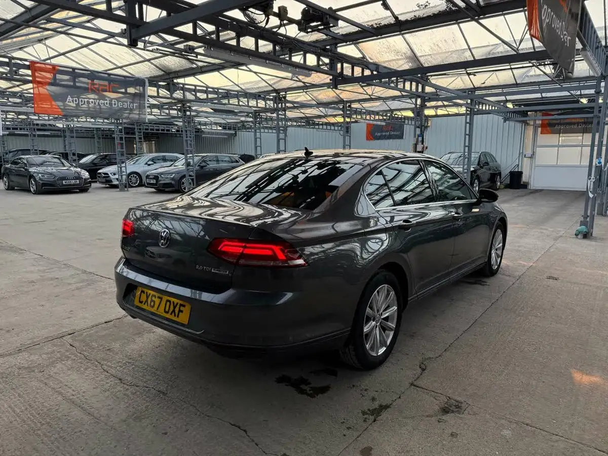 2017-volkswagen-passat-20tdi-se-business-ss-saloon-4d-big-6