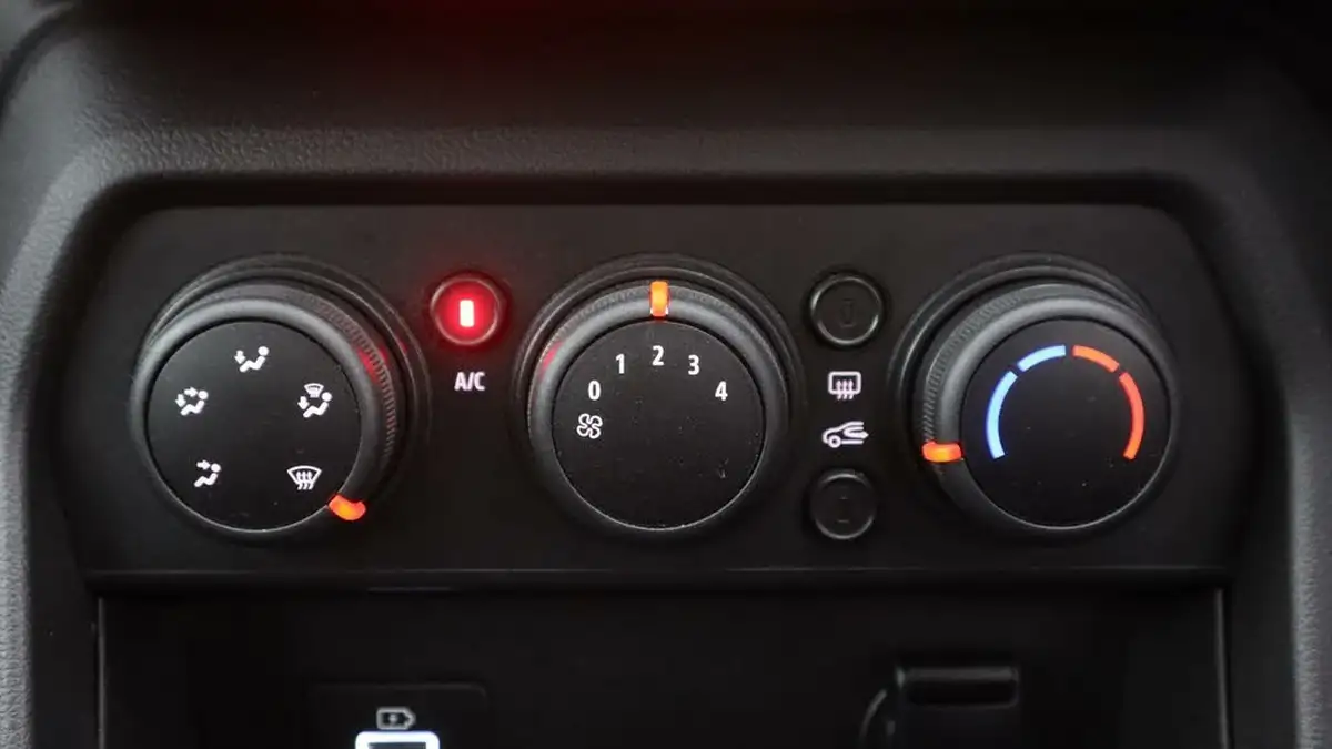 2022-dacia-sandero-10-tce-comfort-90bhp-big-11