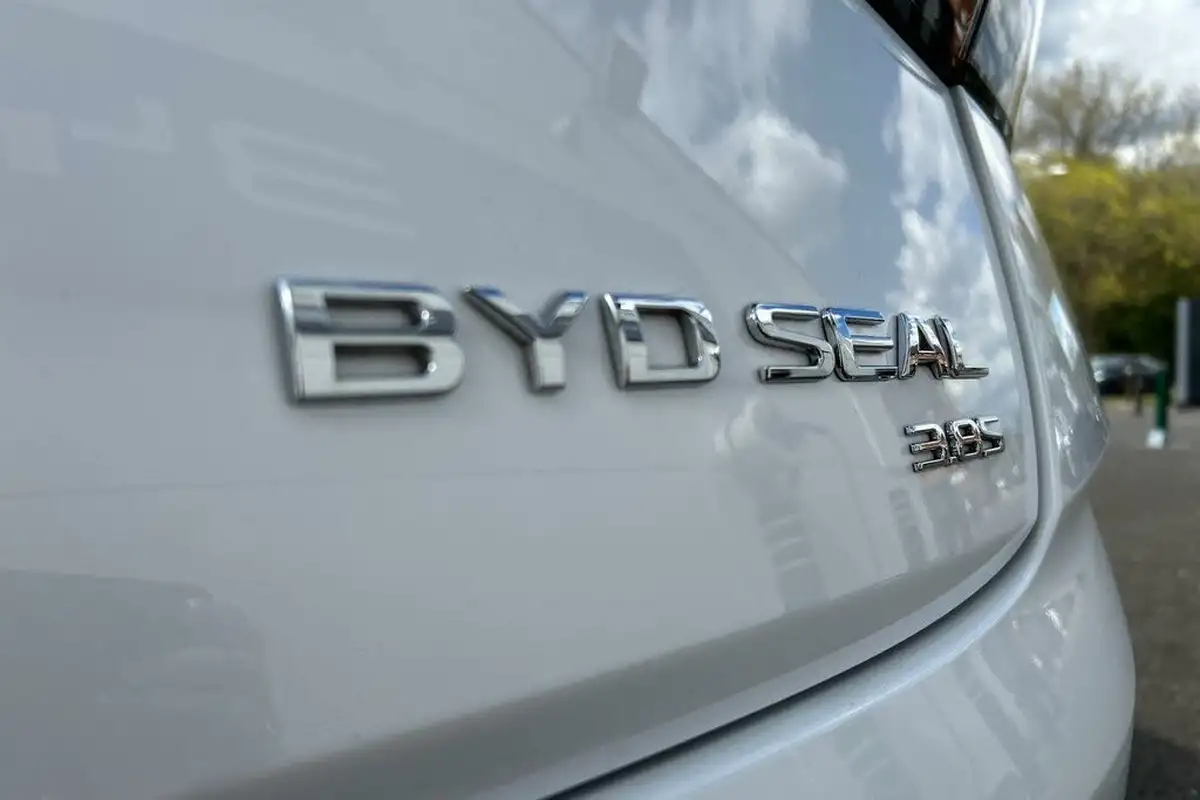 2024-byd-seal-e-excellence-big-42