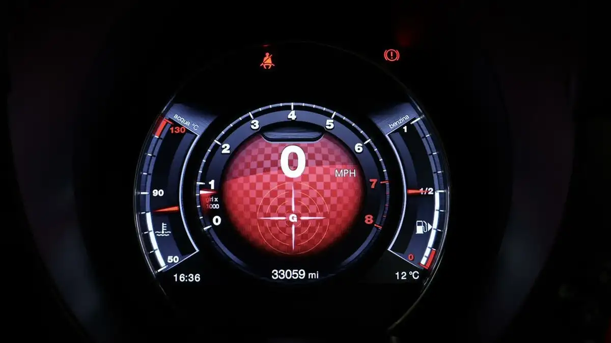 2018-abarth-595-14-tjet-big-9
