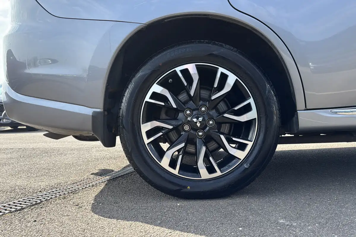 2017-mitsubishi-outlander-20-4hs-phev-5st-big-6