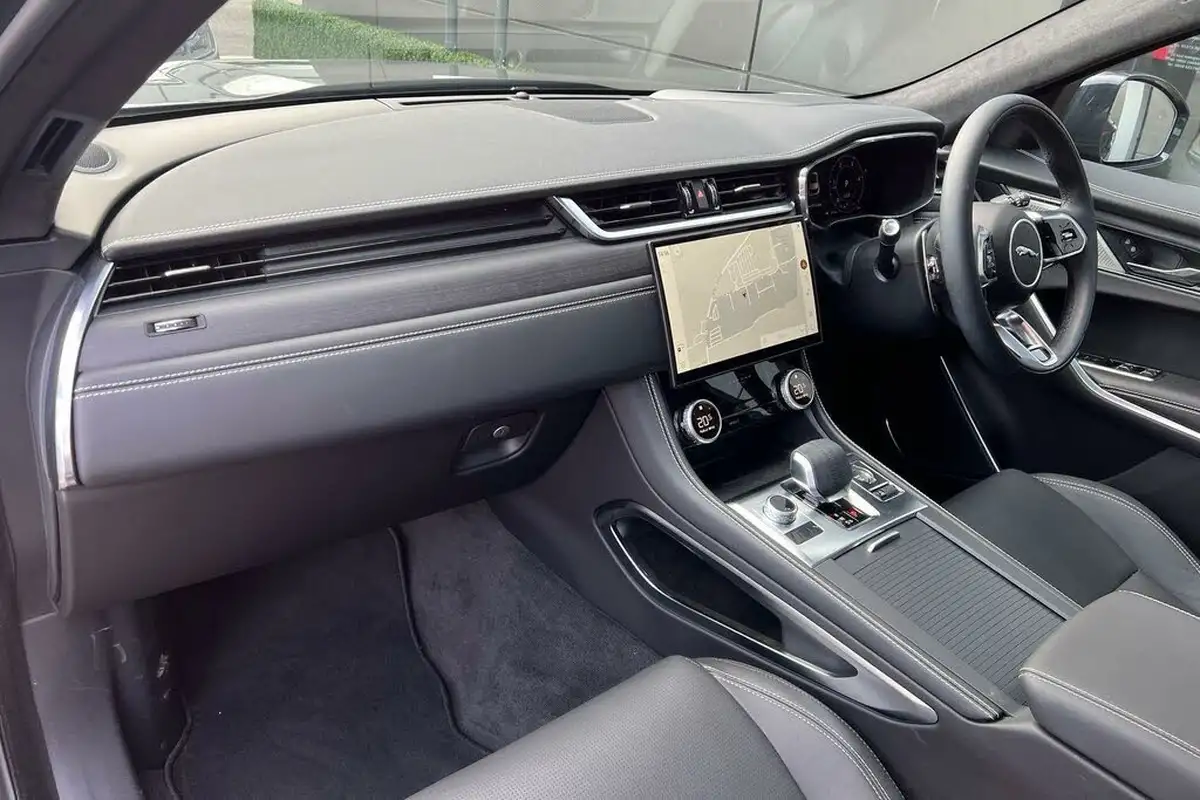 2024-jaguar-f-pace-20-d200-r-dynamic-hse-black-90th-anniversary-edition-big-32
