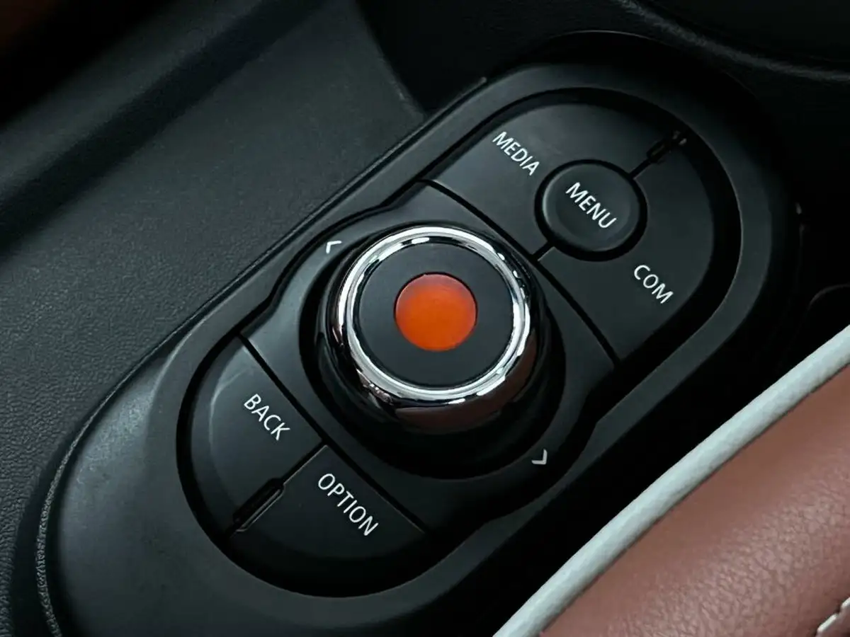 2019-mini-cooper-15-cooper-exclusive-134bhp-hatchback-3d-big-34