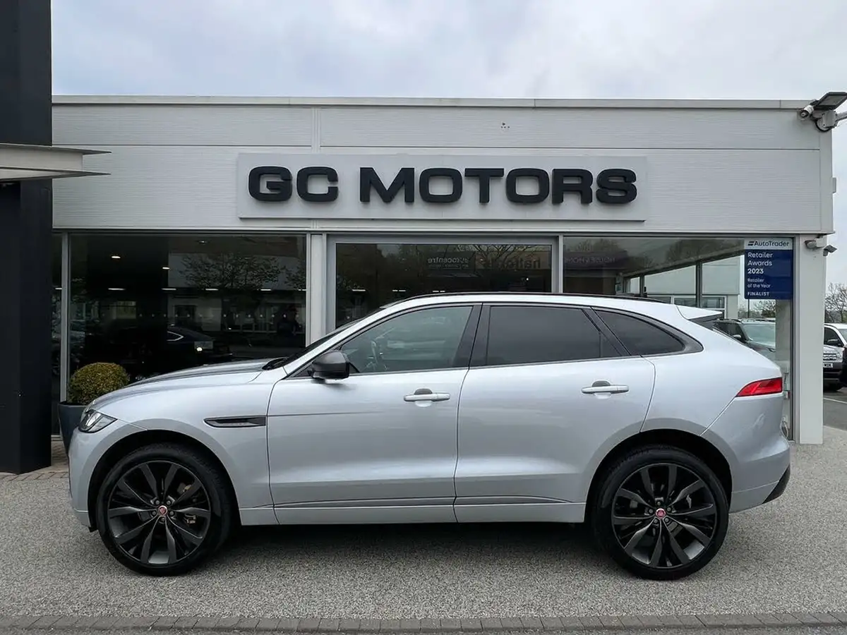 2019-jaguar-f-pace-20i-300-sport-big-3