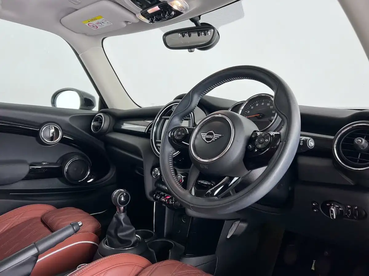 2019-mini-cooper-15-cooper-exclusive-134bhp-hatchback-3d-big-12