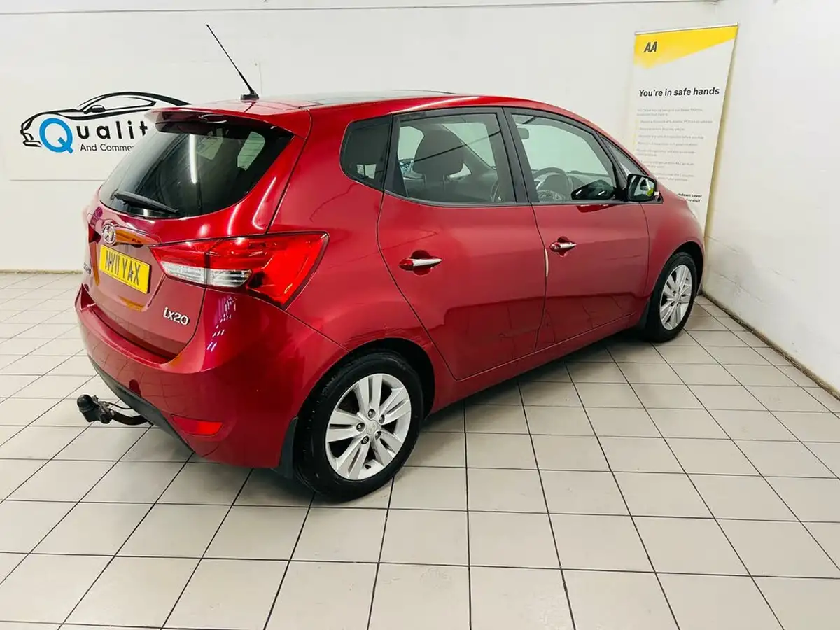 2011-hyundai-ix20-16-style-big-9