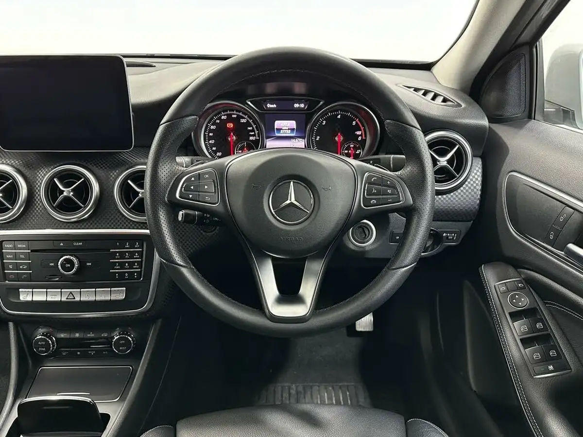 2016-mercedes-benz-a-class-15d-a180d-sport-executivess-7g-dct-big-10
