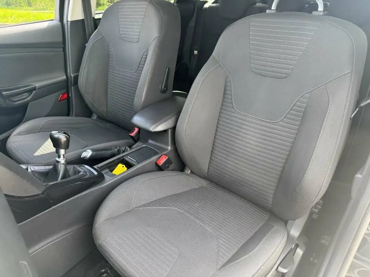 2018-ford-focus-10t-titanium-125ps-hatchback-big-26