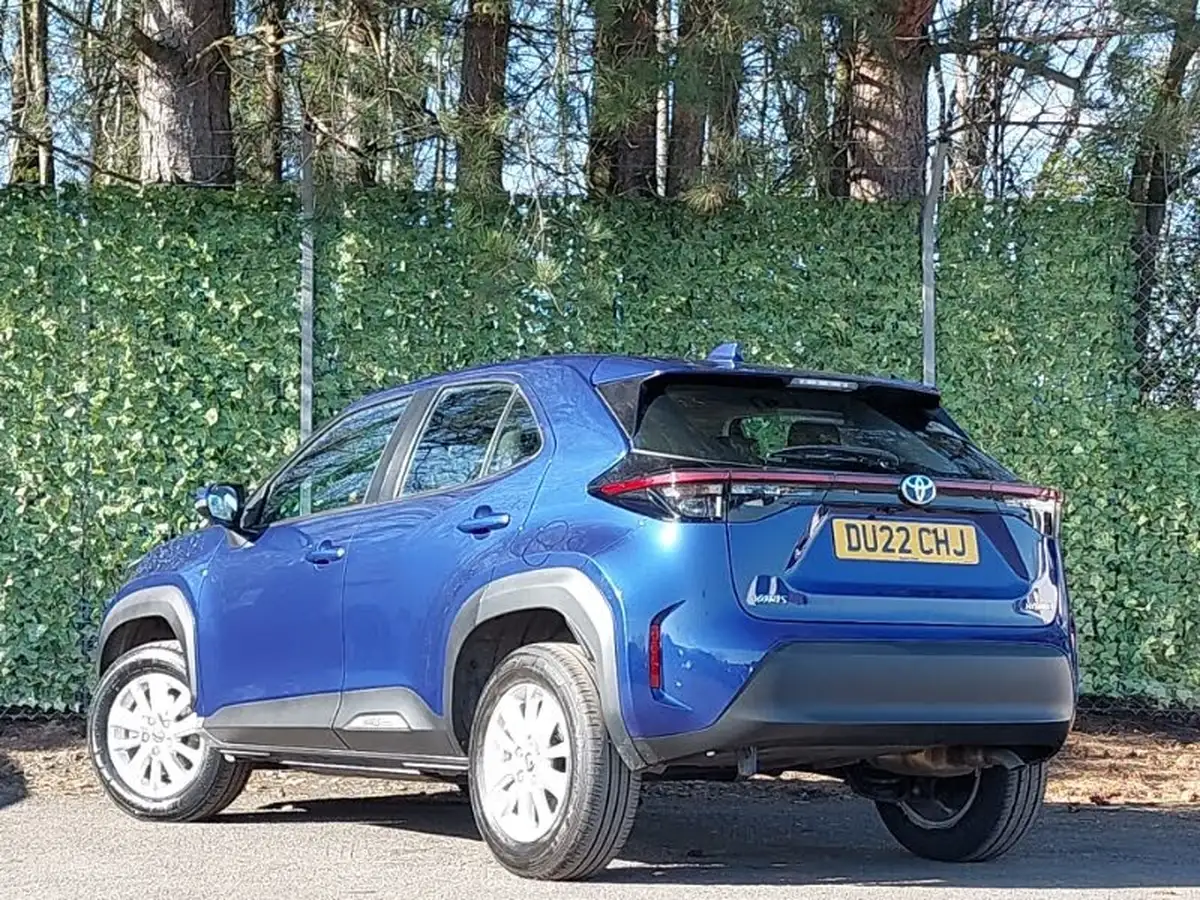 2022-toyota-yaris-cross-15-vvt-i-icon-big-1