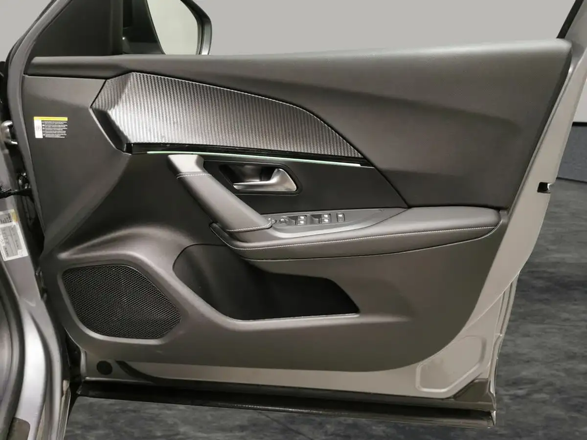 2023-peugeot-2008-suv-big-29