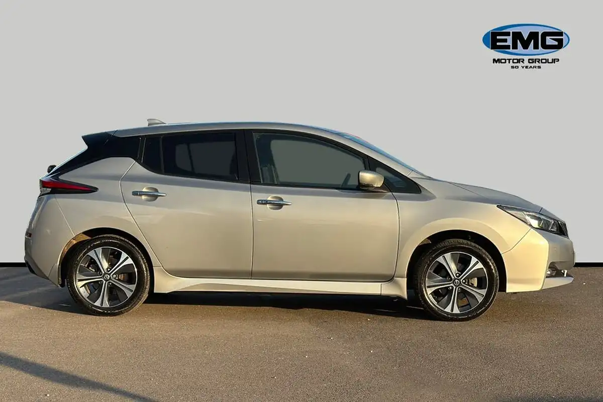 2021-nissan-leaf-e-e-tekna-big-2