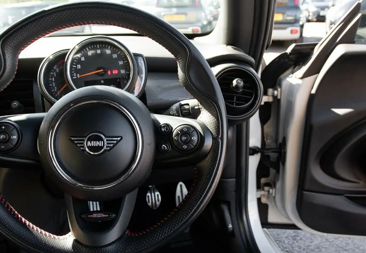2019-mini-cooper-15-cooper-sport-hatchback-3d-big-19