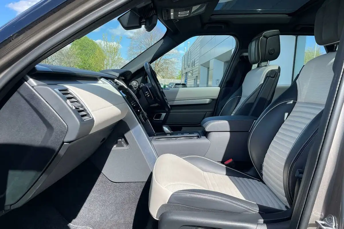 2021-land-rover-discovery-30-d300-r-dynamic-hse-big-9
