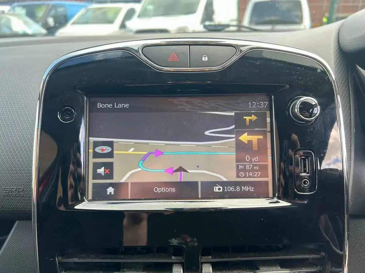 2015-renault-clio-15td-dynamique-medianavss-big-8