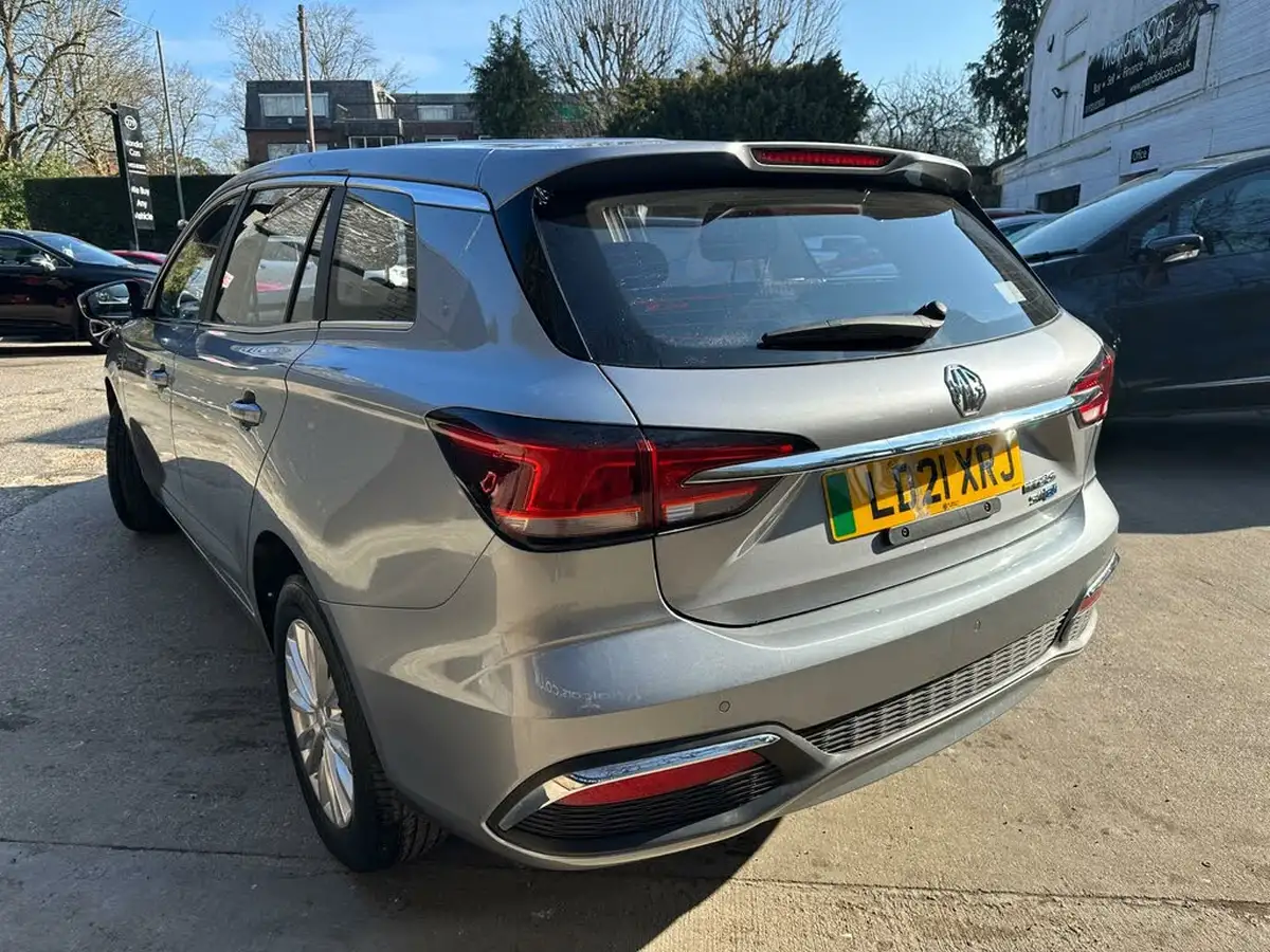 2021-mg-mg5-e-excite-ev-big-7