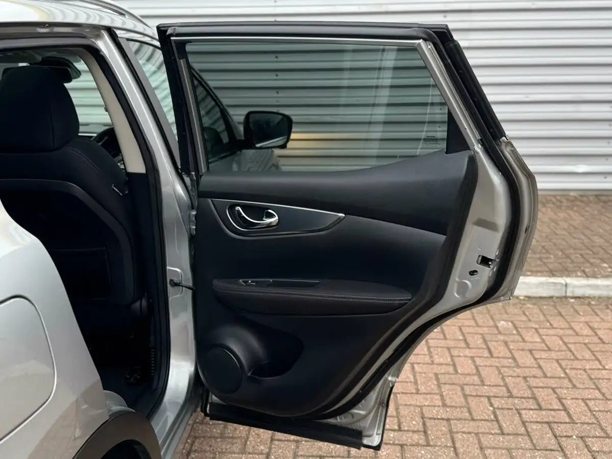 2017-nissan-qashqai-15dci-n-connecta-big-12