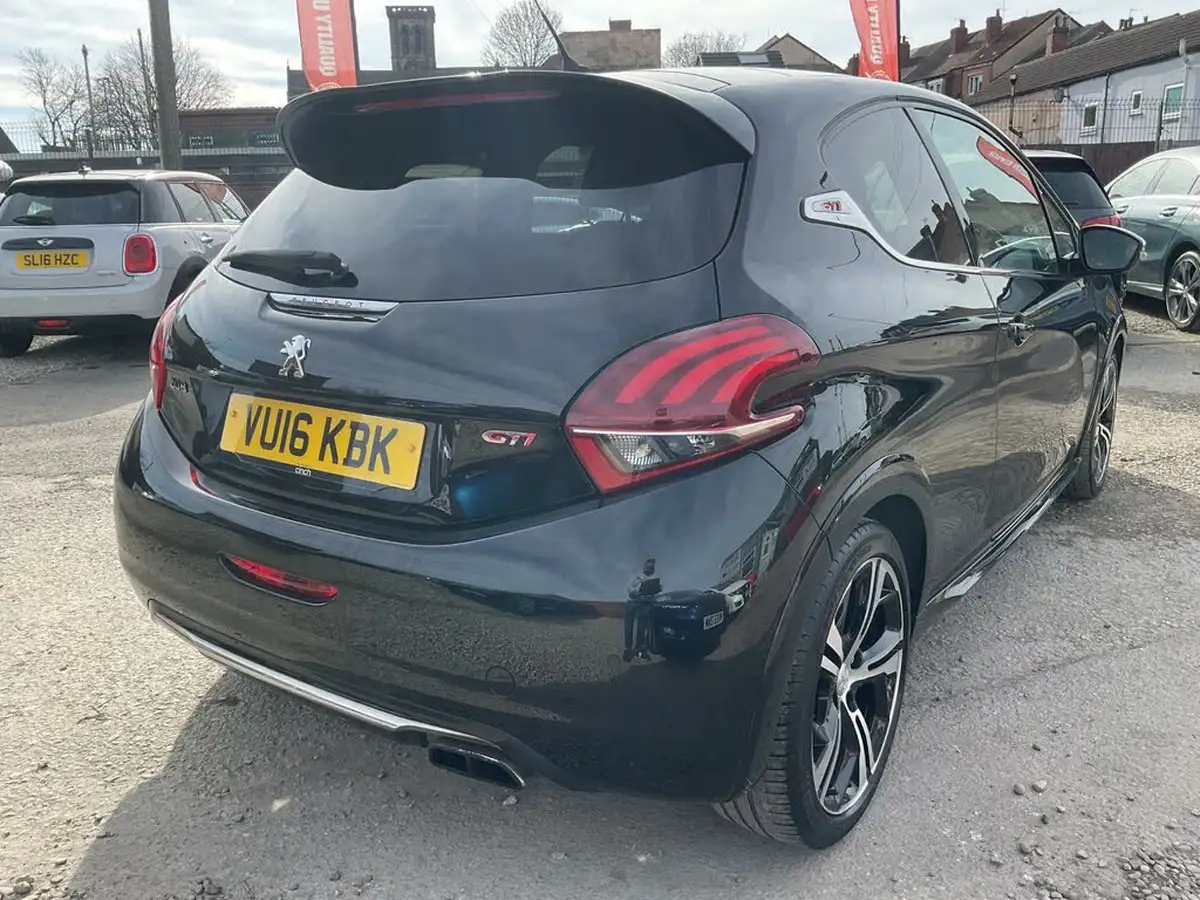 2016-peugeot-208-16-thp-gti-prestige-big-4
