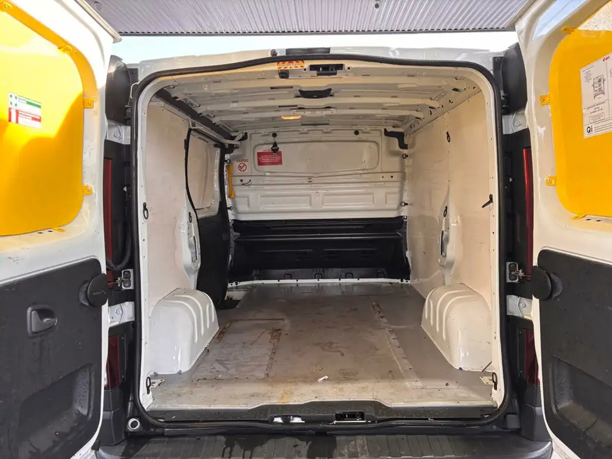 2016-vauxhall-vivaro-16cdti-2900-ecoflex-l1h1-120ps-biturbo-panel-van-big-11