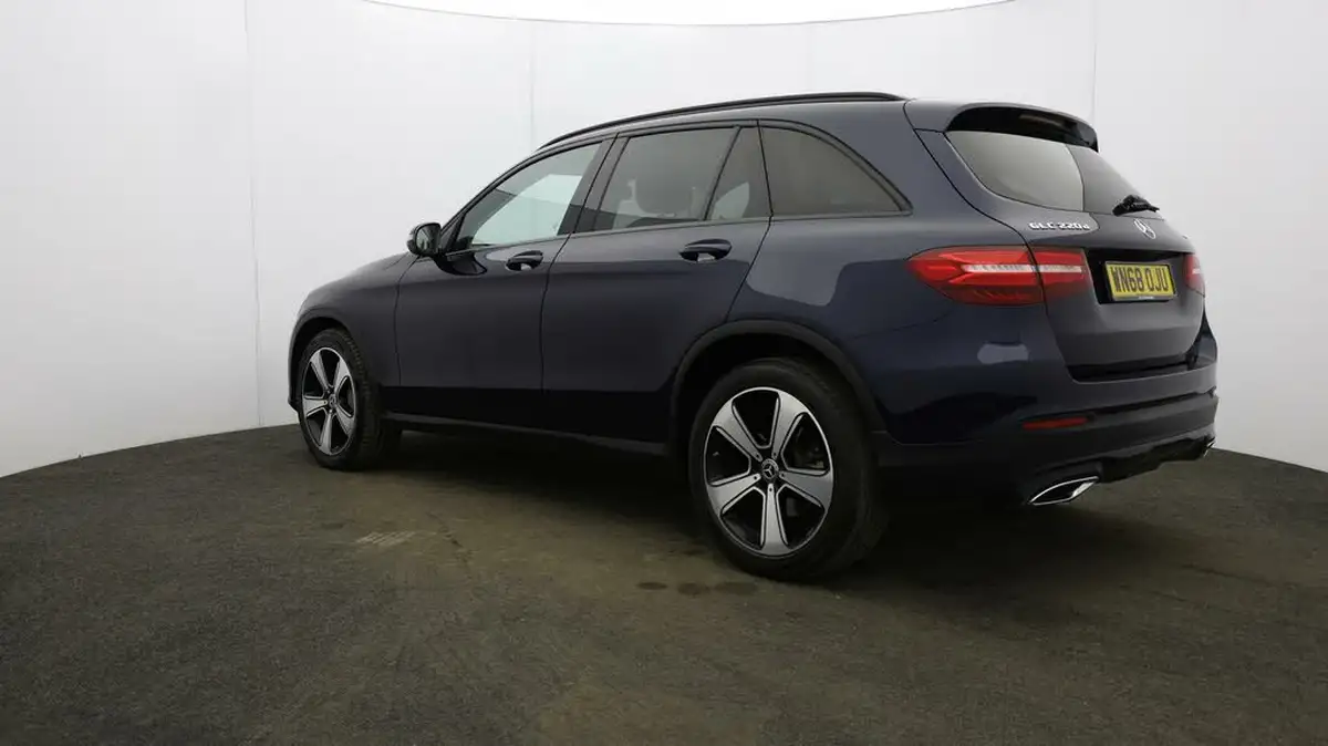 2018-mercedes-benz-glc-class-21d-glc220d-urban-edition-big-4