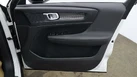 2020-volvo-xc40-15-t3-r-design-geartronic-small-14