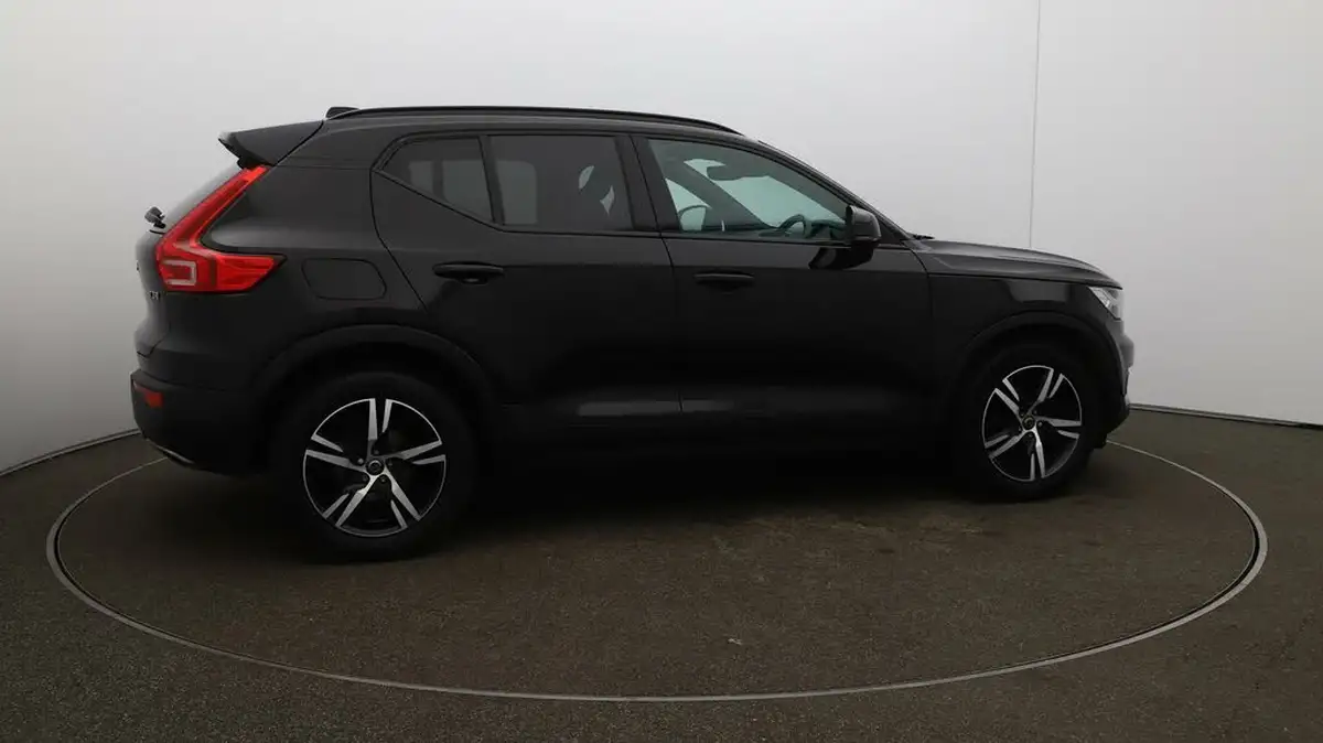 2020-volvo-xc40-15-t3-r-design-big-48