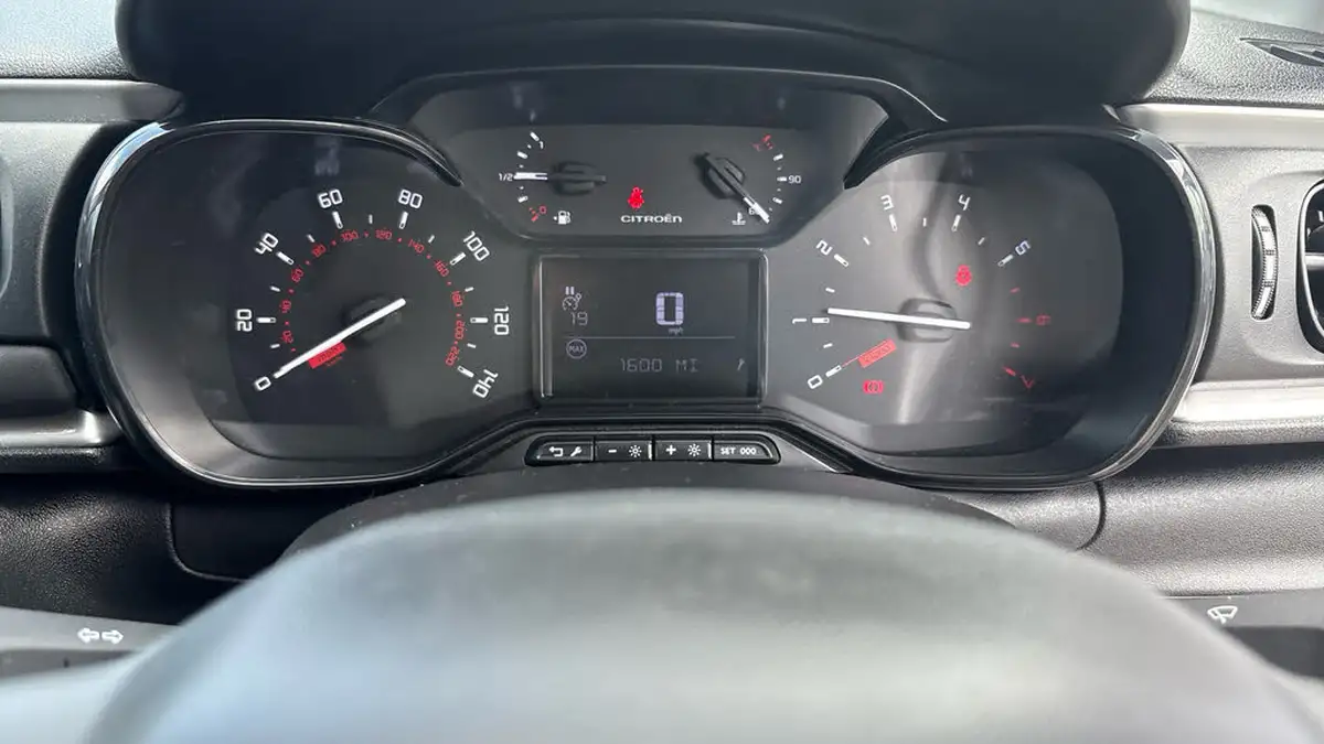2023-citroen-c3-12-puretech-c-series-edition-83ps-ss-big-12