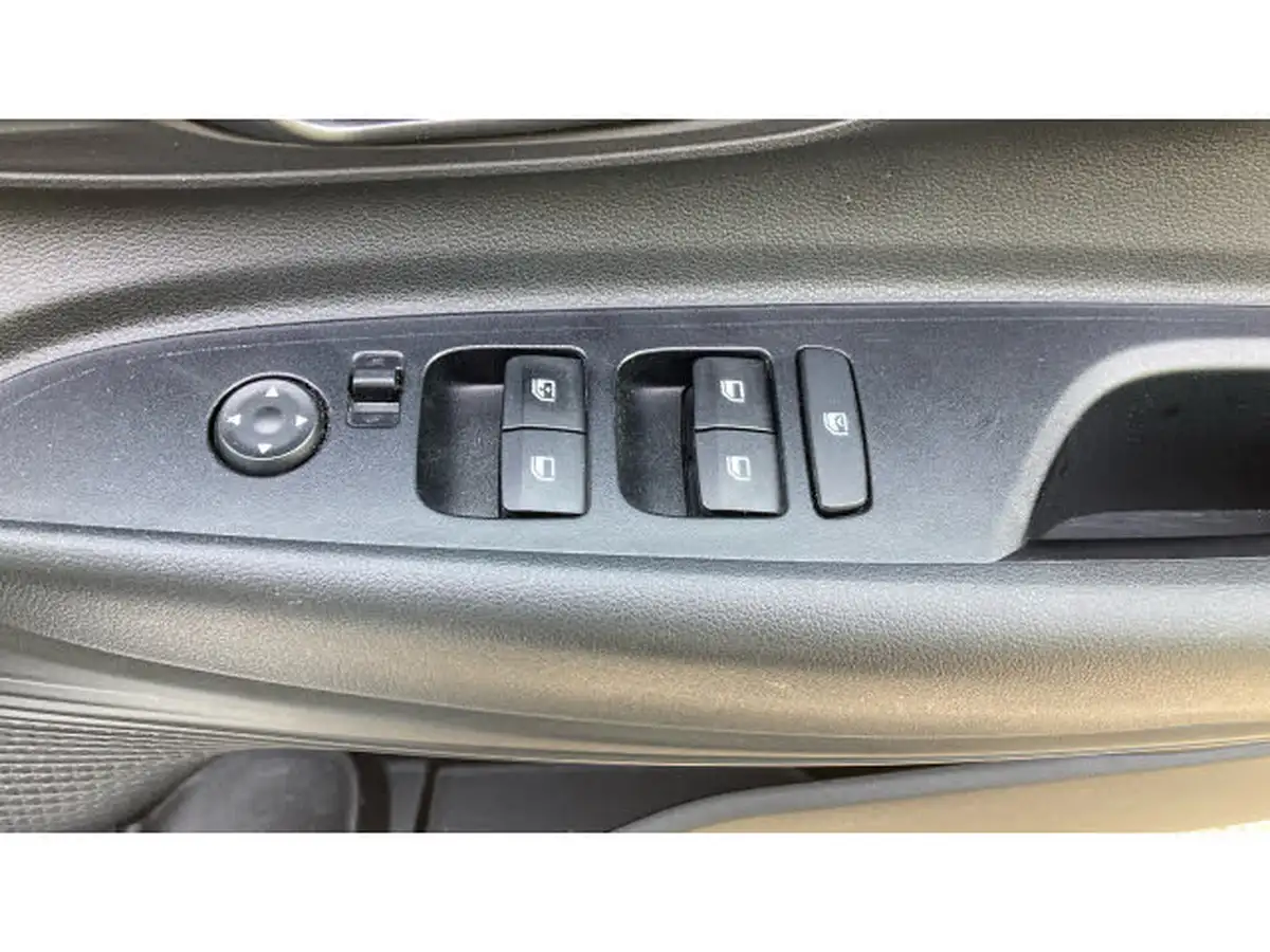 2022-hyundai-i20-10-t-gdi-se-connect-eclutch-imt-big-25