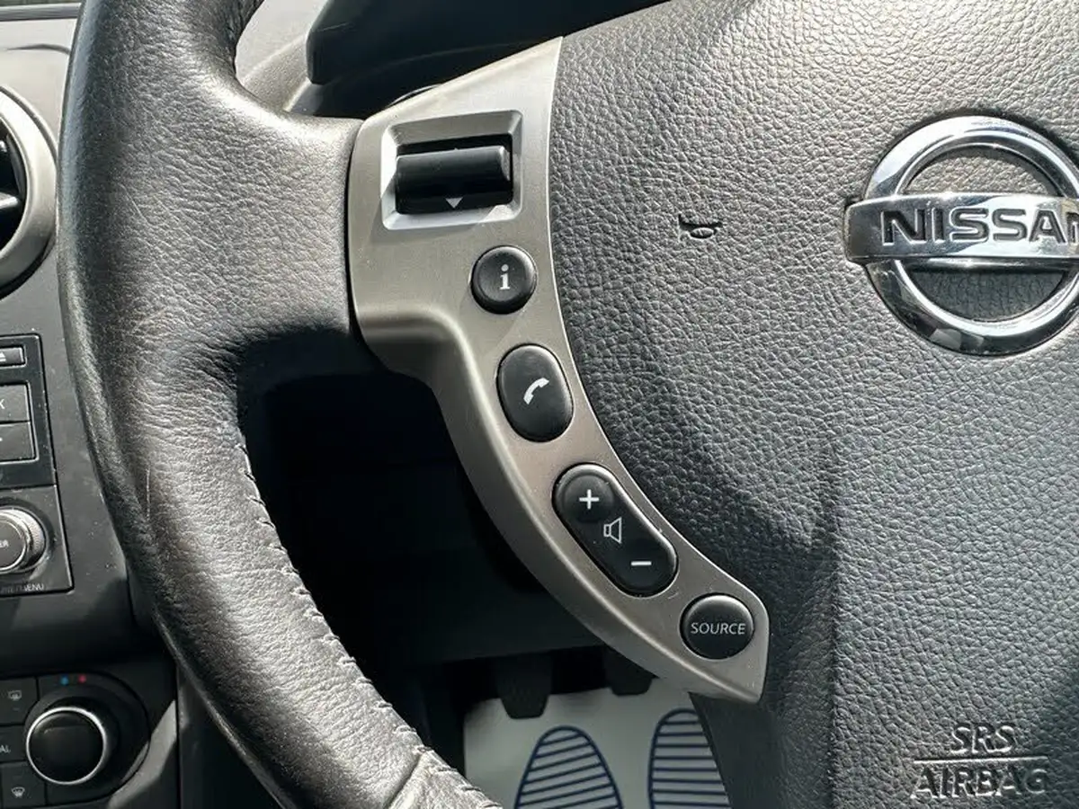 2012-nissan-qashqai-16-acenta-big-25