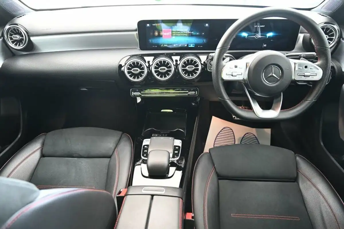 2019-mercedes-benz-a-class-20-a220-amg-line-premium-hatchback-5d-4matic-big-13