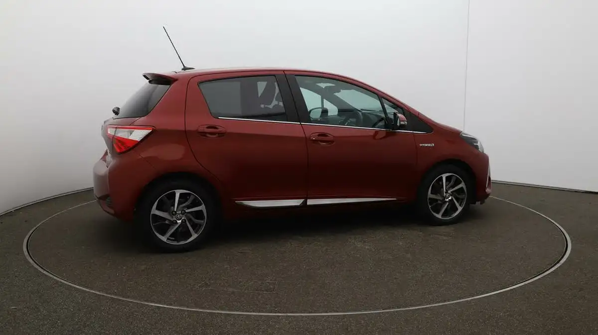 2018-toyota-yaris-15-vvt-i-excel-hybrid-big-51