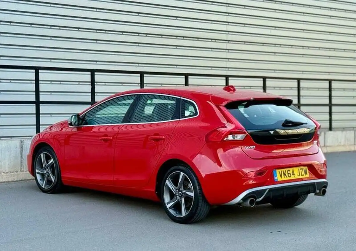 2014-volvo-v40-16td-d2-r-design-nav-big-44
