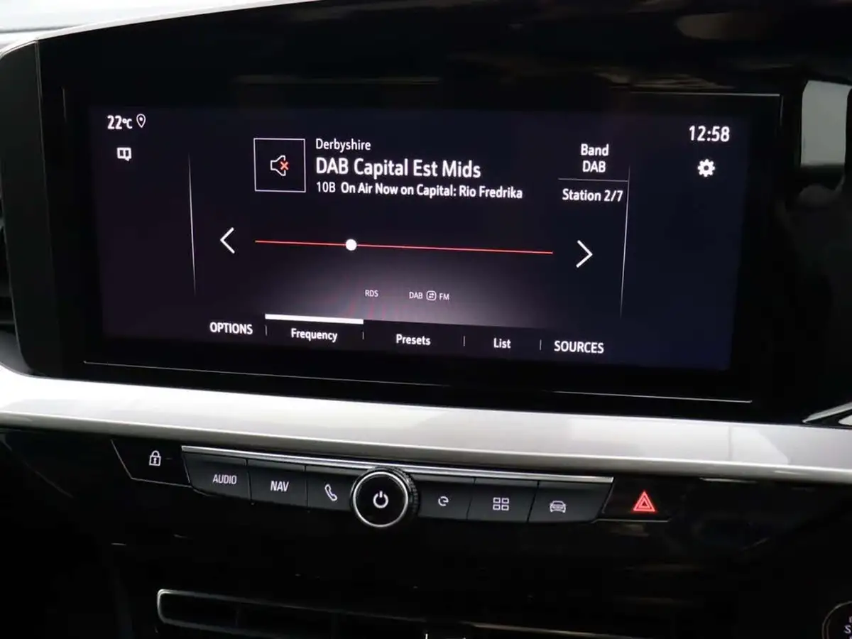 2021-vauxhall-mokka-e-launch-edition-big-41