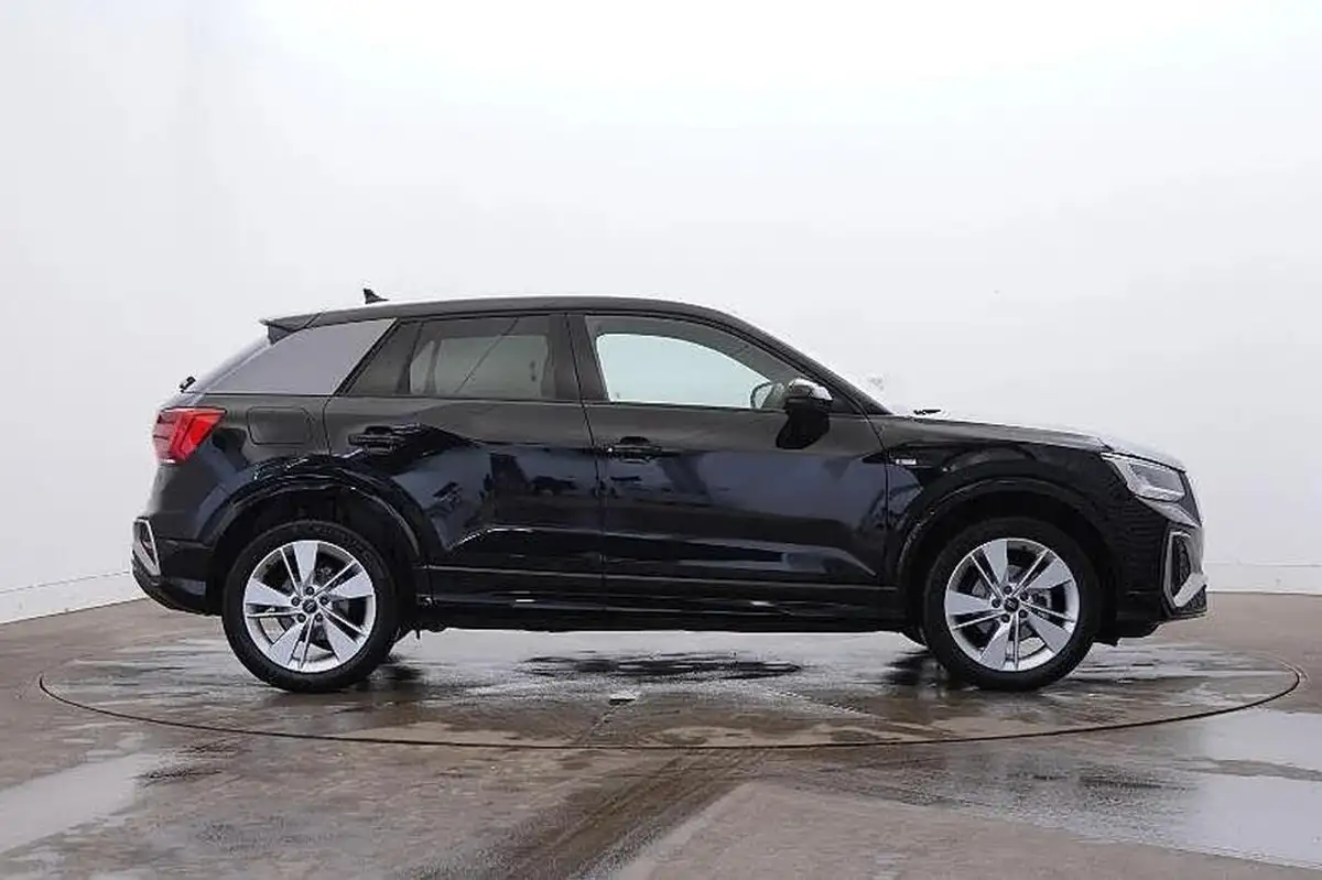 2024-audi-q2-15-35-tfsi-s-line-tronic-big-3