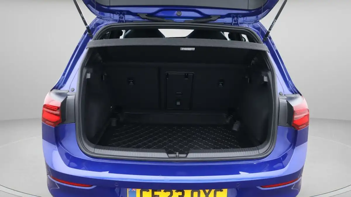2023-volkswagen-golf-20-tsi-r-320ps-hatchback-big-17