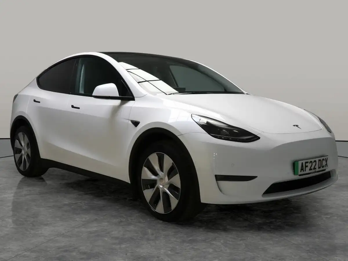2022-tesla-model-y-e-long-range-big-11