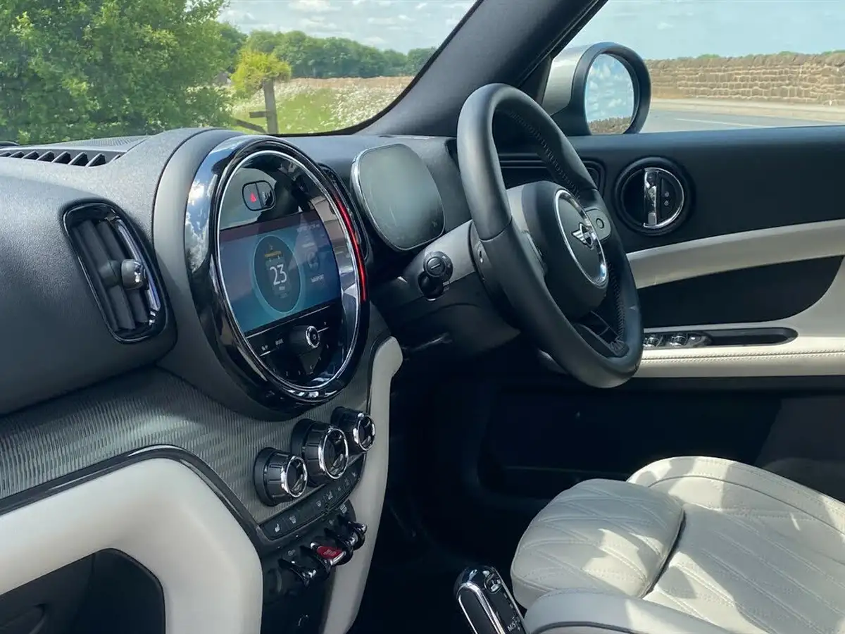 2023-mini-countryman-15-cooper-exclusive-premium-big-18