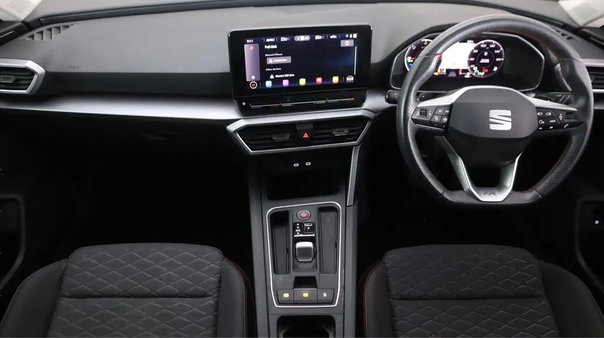 2021-seat-leon-14-e-hybrid-fr-hatchback-big-13