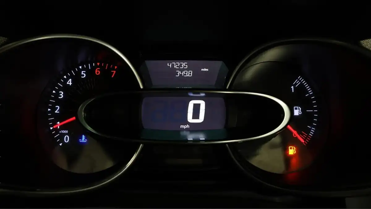 2018-renault-clio-09-tce-gt-line-big-9