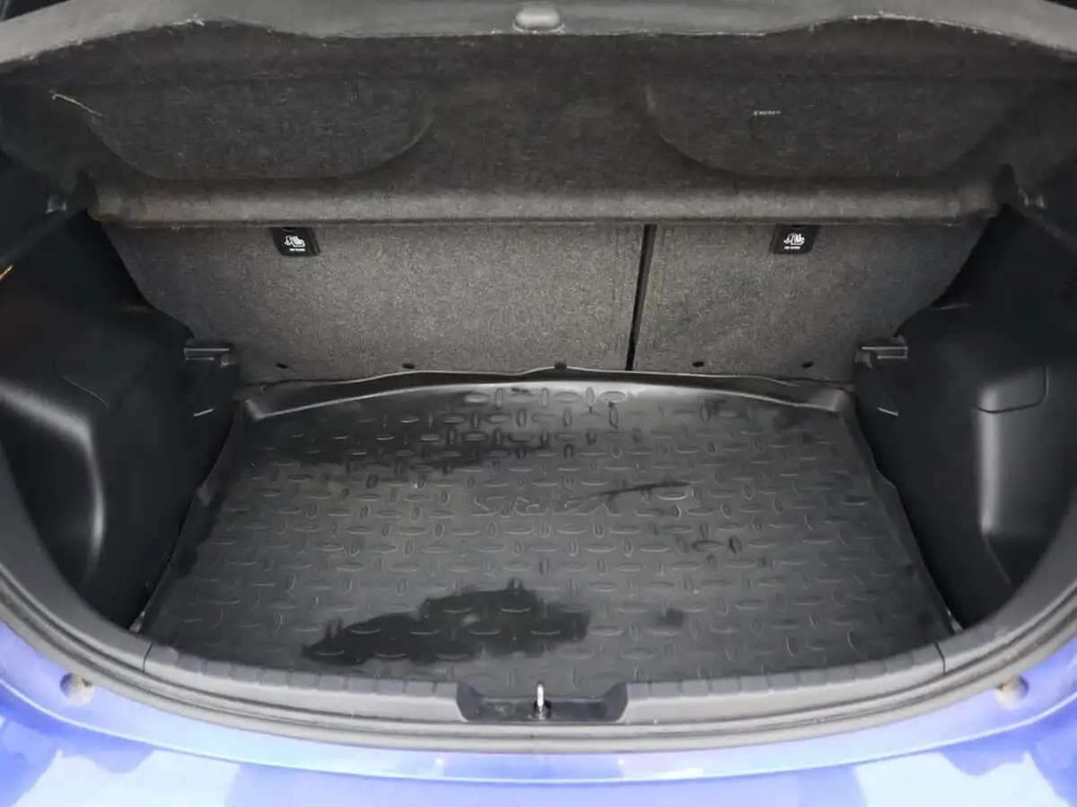 2018-toyota-yaris-15-vvt-i-excel-hybrid-15in-alloys-big-6