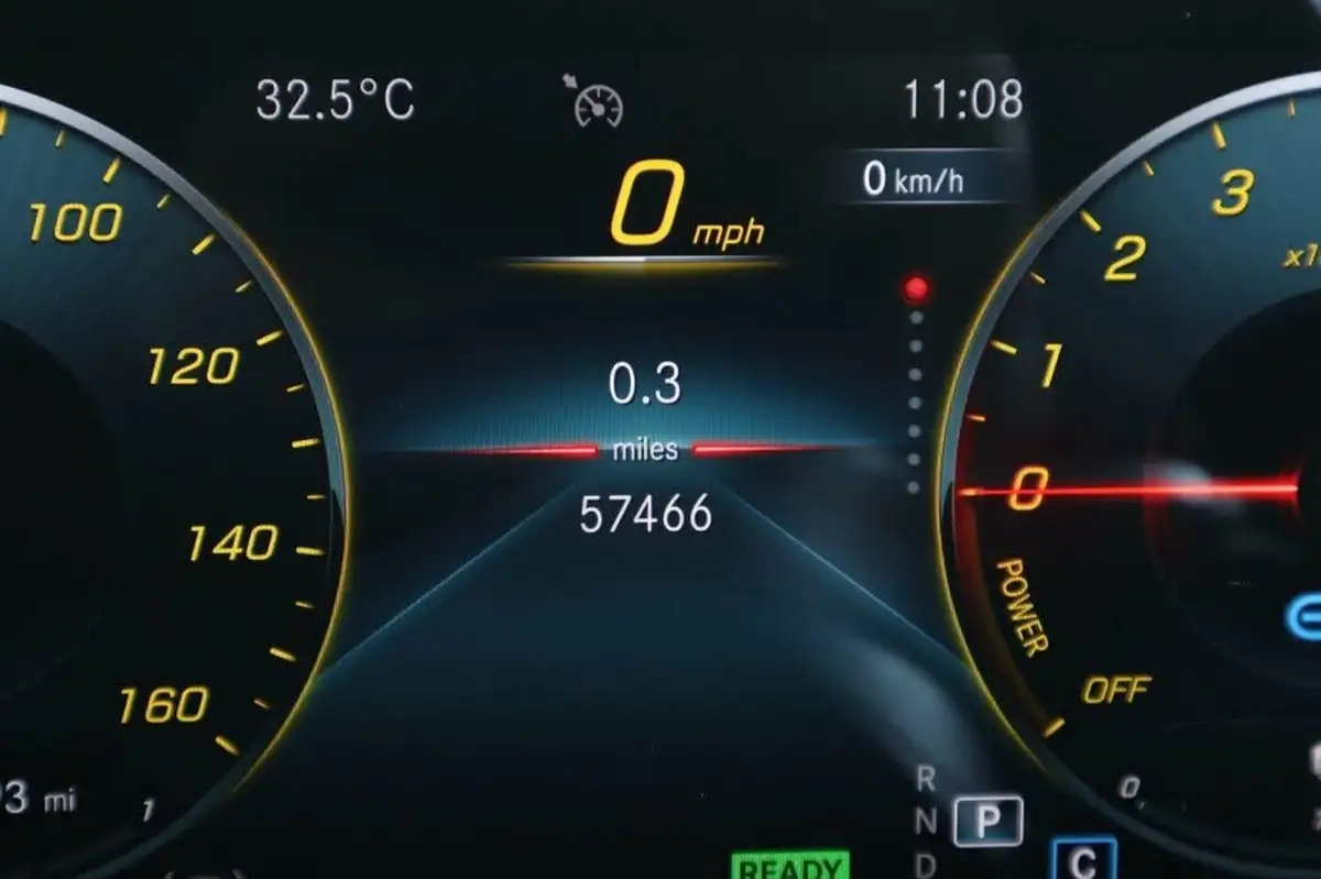 2021-mercedes-benz-a-class-13-a250e-amg-line-premium-hatchback-5d-big-49