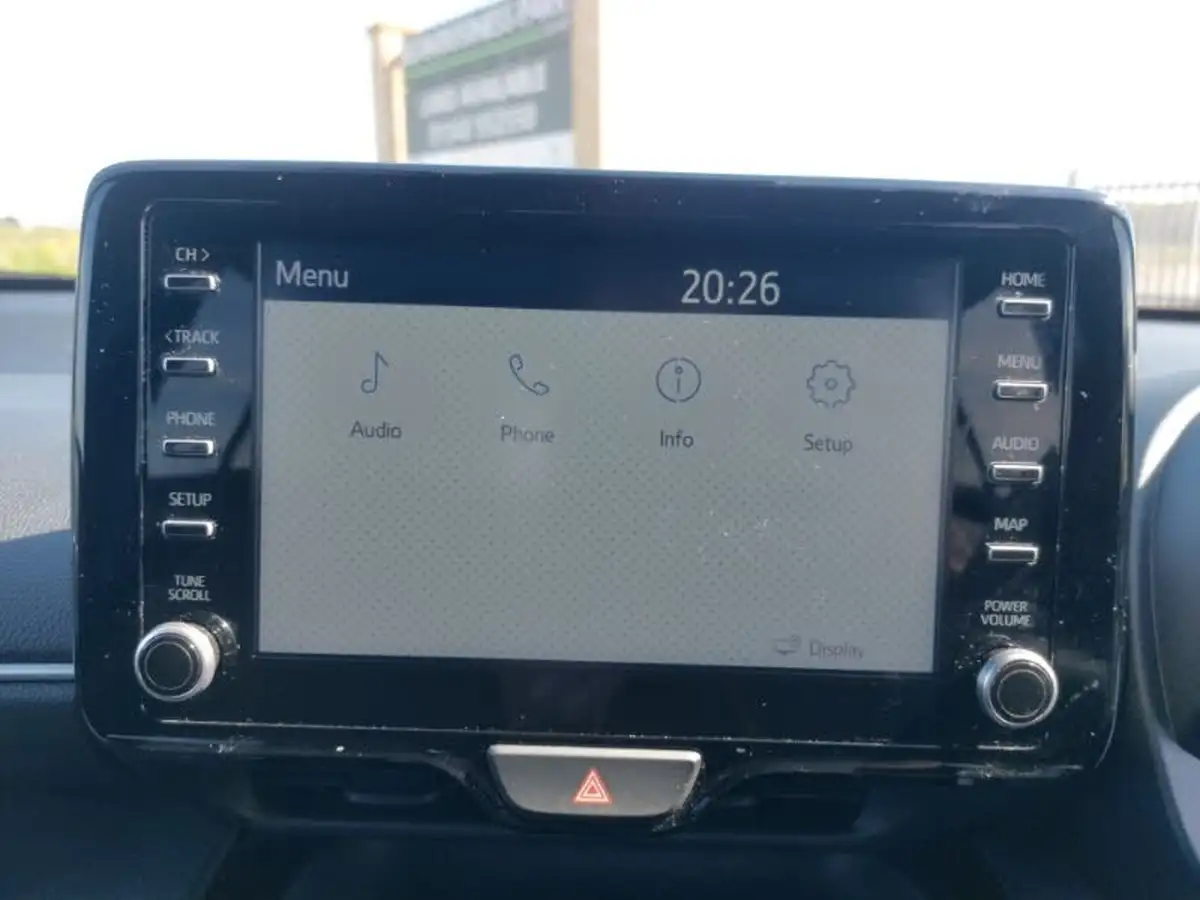 2022-toyota-yaris-15-vvt-i-design-panoramic-roof-big-15