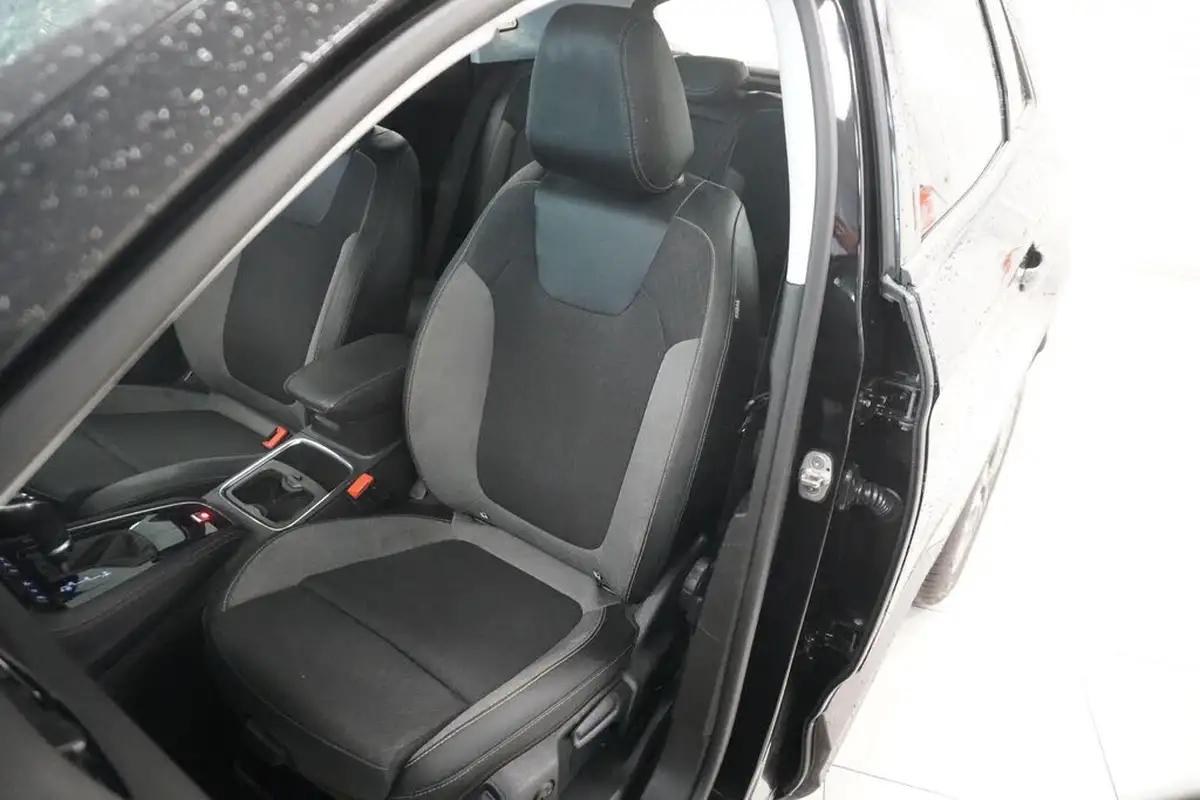 2019-vauxhall-grandland-x-15td-sport-nav-auto-big-10